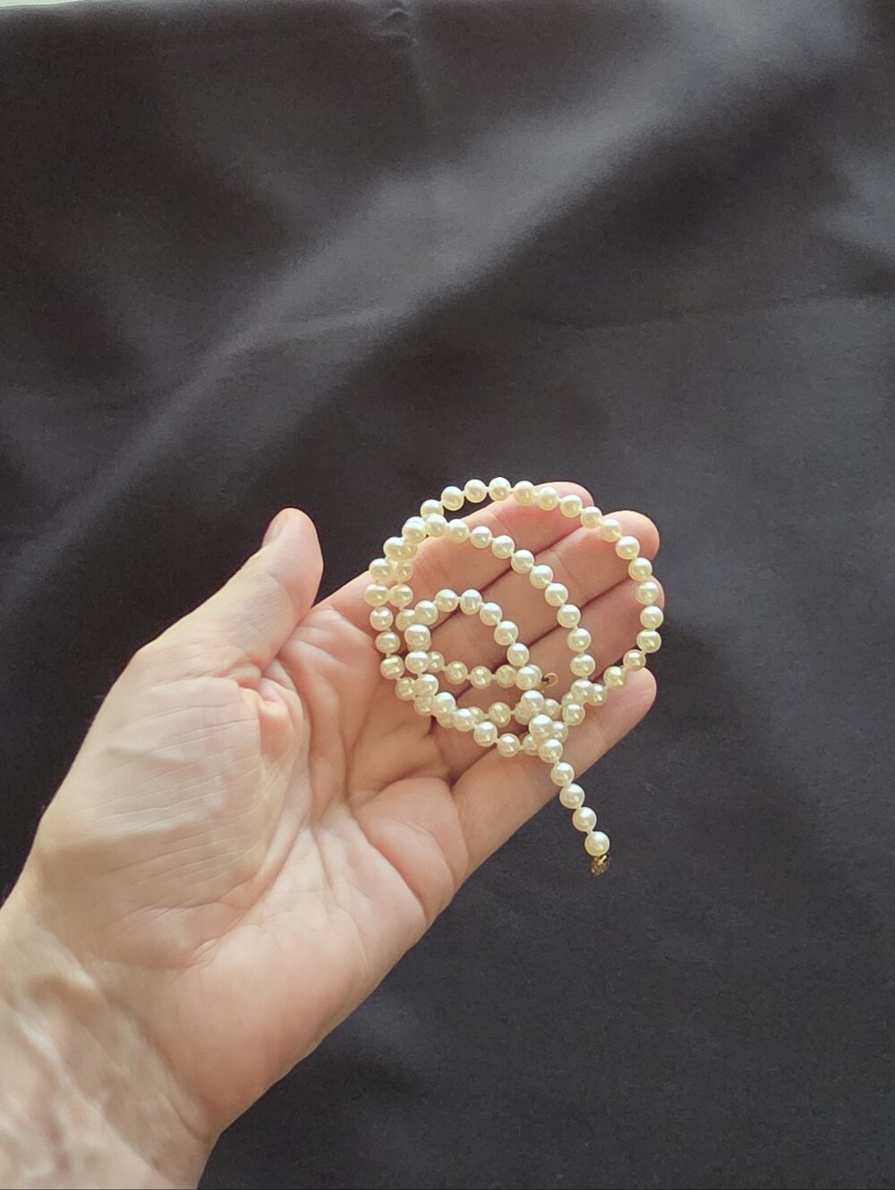 14K Gold Filagree Clasp Akoya Cultured Pearl Necklace 5mm Knotted Strand - Picture 11 of 13